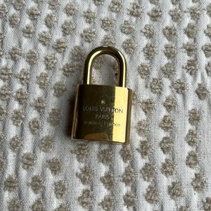 LV LOCK 332